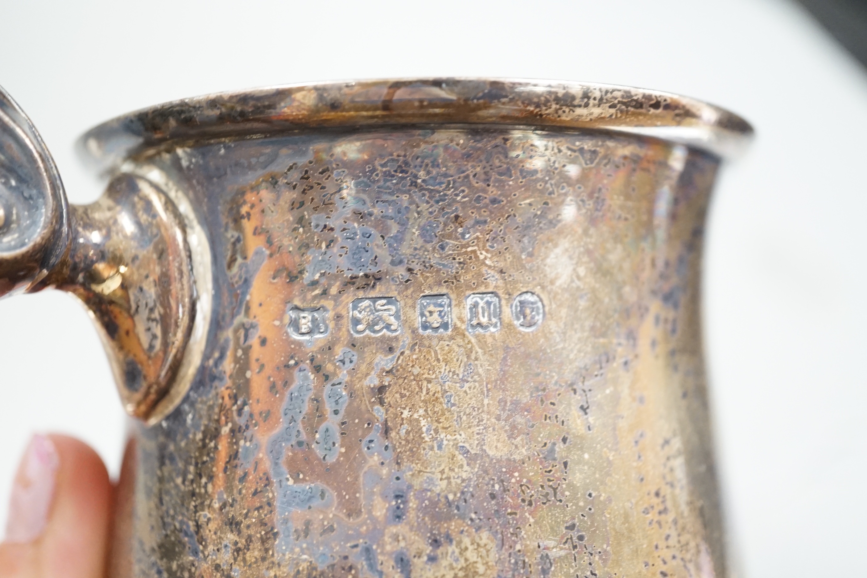 A George V silver baluster mug, Bravingtons Ltd, London, 1935, height 14cm, 10.1oz.